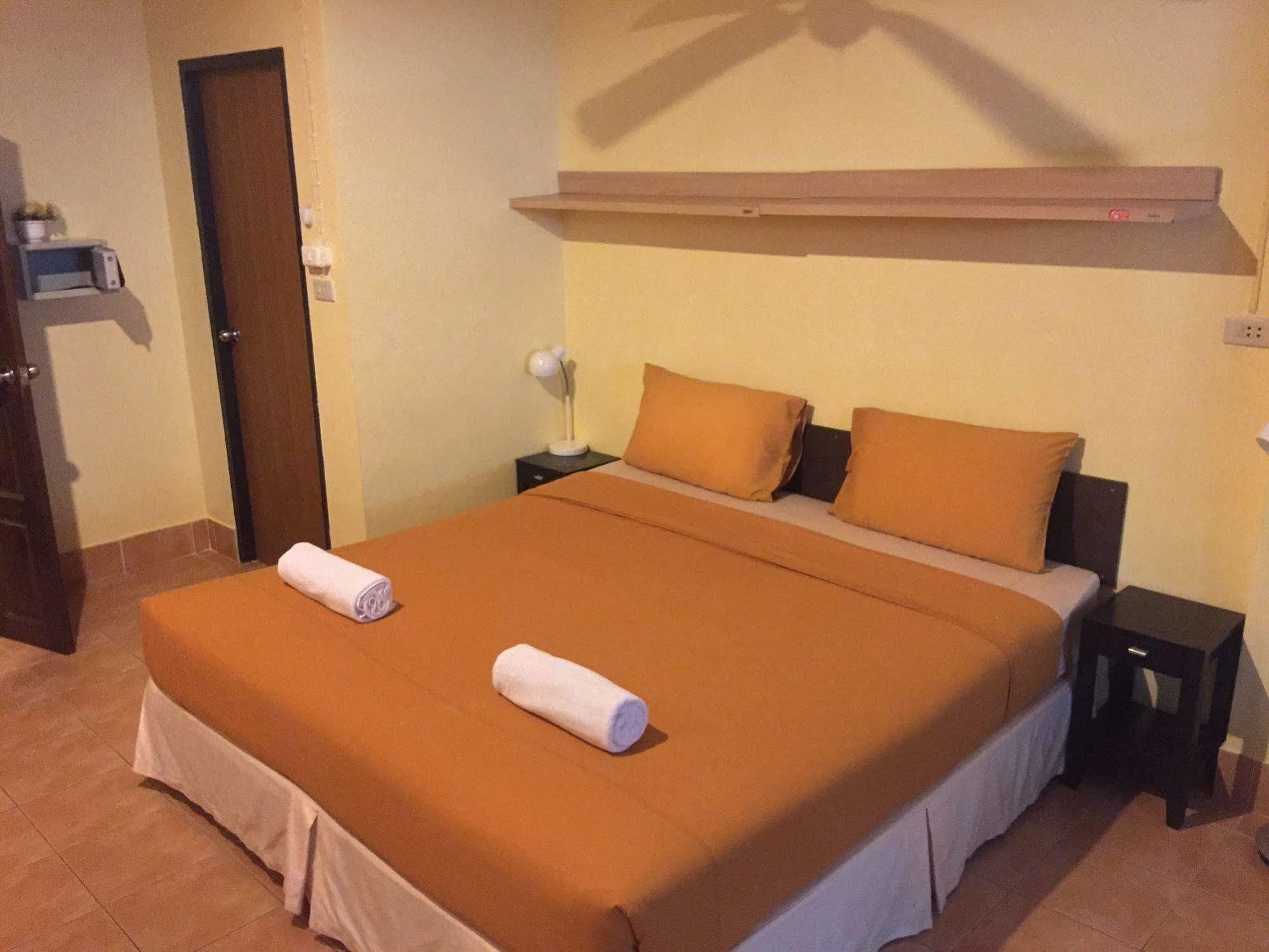 Nin Apartments Karon Beach Phuket Eksteriør billede