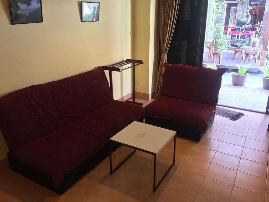 Nin Apartments Karon Beach Phuket Eksteriør billede