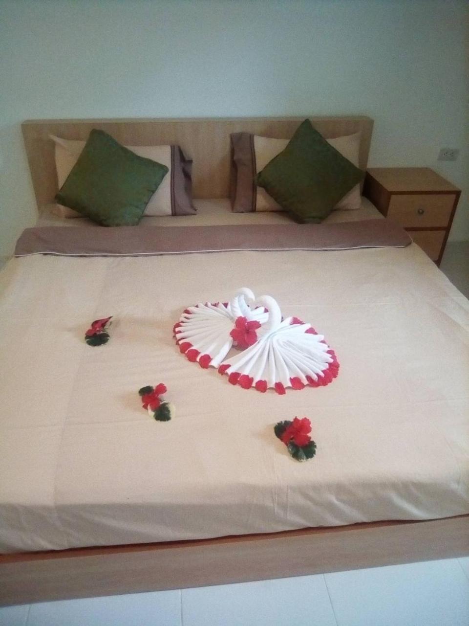 Nin Apartments Karon Beach Phuket Eksteriør billede